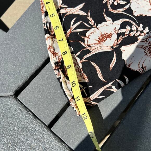 PEACH LOVE women’s blouse size M, with bell sleeves, black floral - Picture 10 of 11